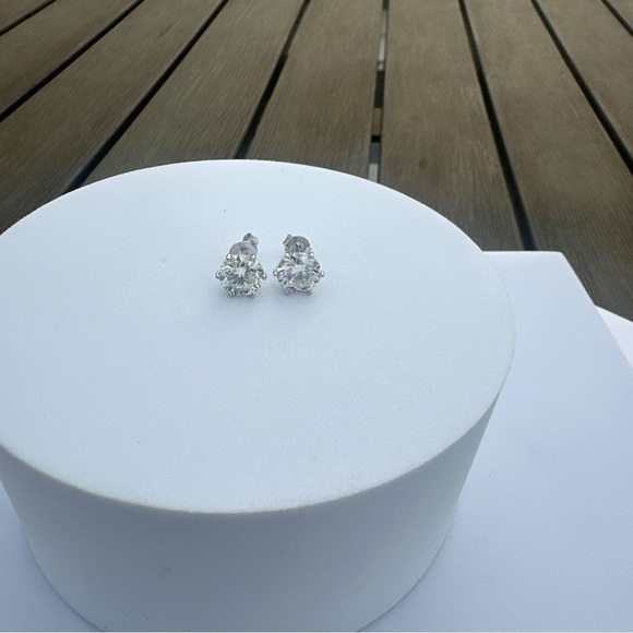 Moissanite Round Earrings 2CT with Blue Pouch - Picture 10 of 10